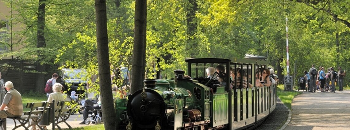 Dresdner Parkeisenbahn: Großer Garten Parkeisenbahn, Quelle: DML-Namensnennung-Kommerziell